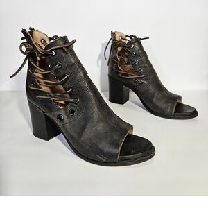 Women's Black Lace-Up Heeled Ankle Boots